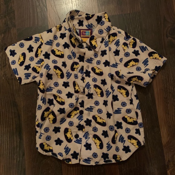 vintage Winnie the Pooh button up - Picture 4 of 4